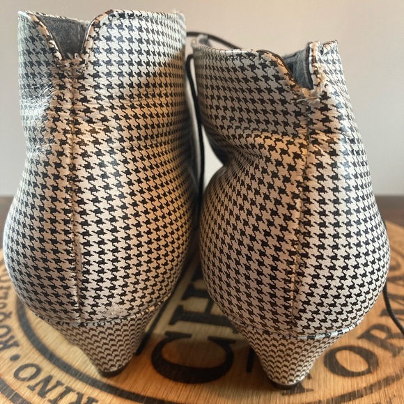 Additions Shoes - Picture 4 of 7